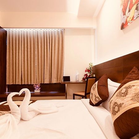 ניו דלהי Hotel Crystal Inn Plaza Delhi Airport מראה חיצוני תמונה