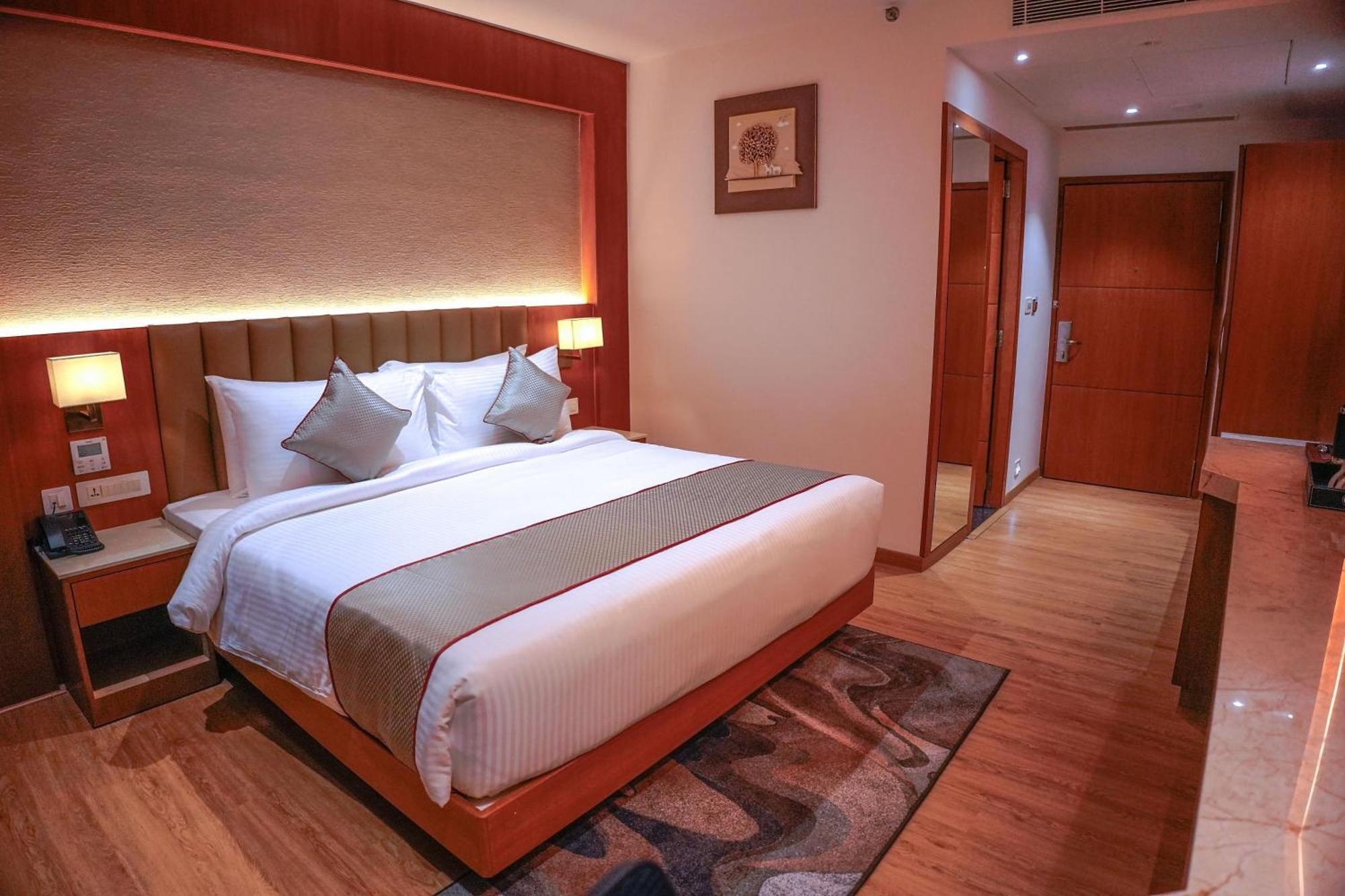 ניו דלהי Hotel Crystal Inn Plaza Delhi Airport מראה חיצוני תמונה