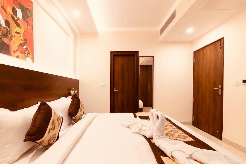 ניו דלהי Hotel Crystal Inn Plaza Delhi Airport מראה חיצוני תמונה